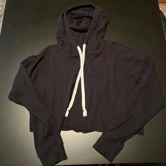 Black Forever 21 Long-Sleeve Thermal Material Hoodie Cut Into Crop Top, Size S - Picture 2 of 6